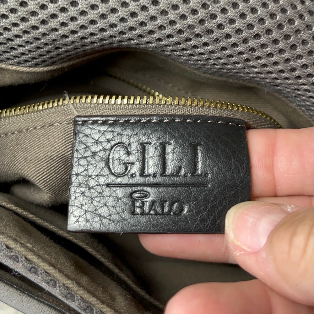 G.I.L.I. Halo Leather Crossbody - Picture 6 of 8